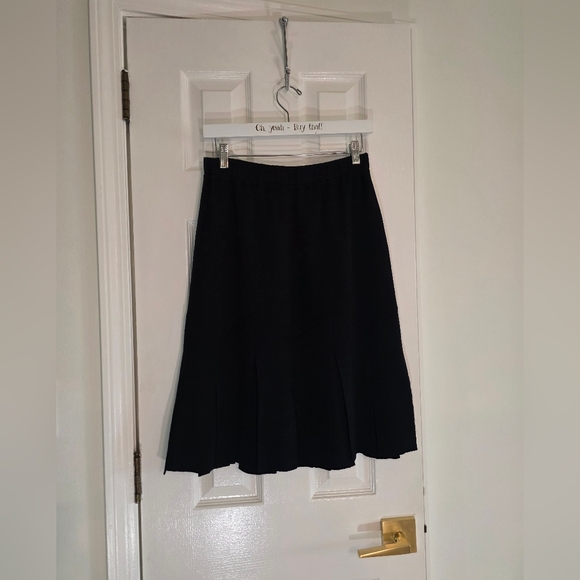 PRISTINE St John Black Carwash Skirt Size 6 - Picture 2 of 8